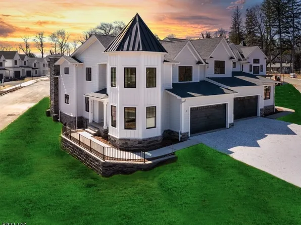 3 Park West #101, Mountainside Boro, NJ 07092