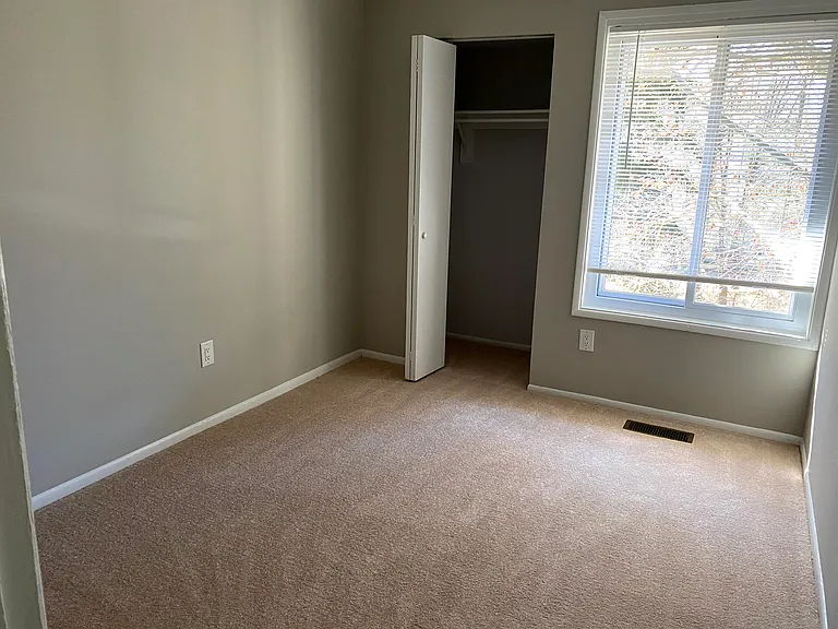 2420 Southgate Sq — Photo 29