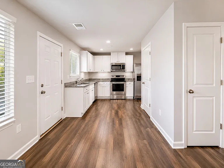 1814 Carrington Dr — Photo 8