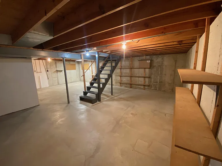 60 Dogwood Ln — Photo 3
