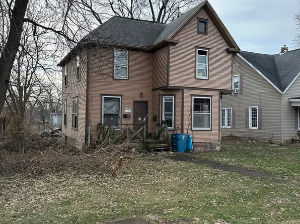 208 E Timber St, Pontiac, IL 61764