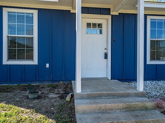 3rd image of 10670 Seven Hills Rd