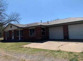 403 N Walnut Ave, Erick, OK 73645