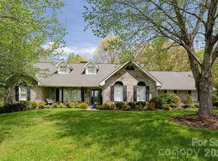 22 Moon Wood Trl, Asheville, NC 28806