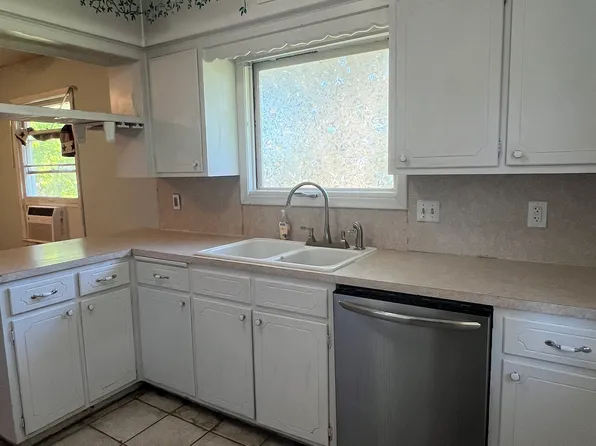 6629 Curtis Ave, Omaha, NE 68104