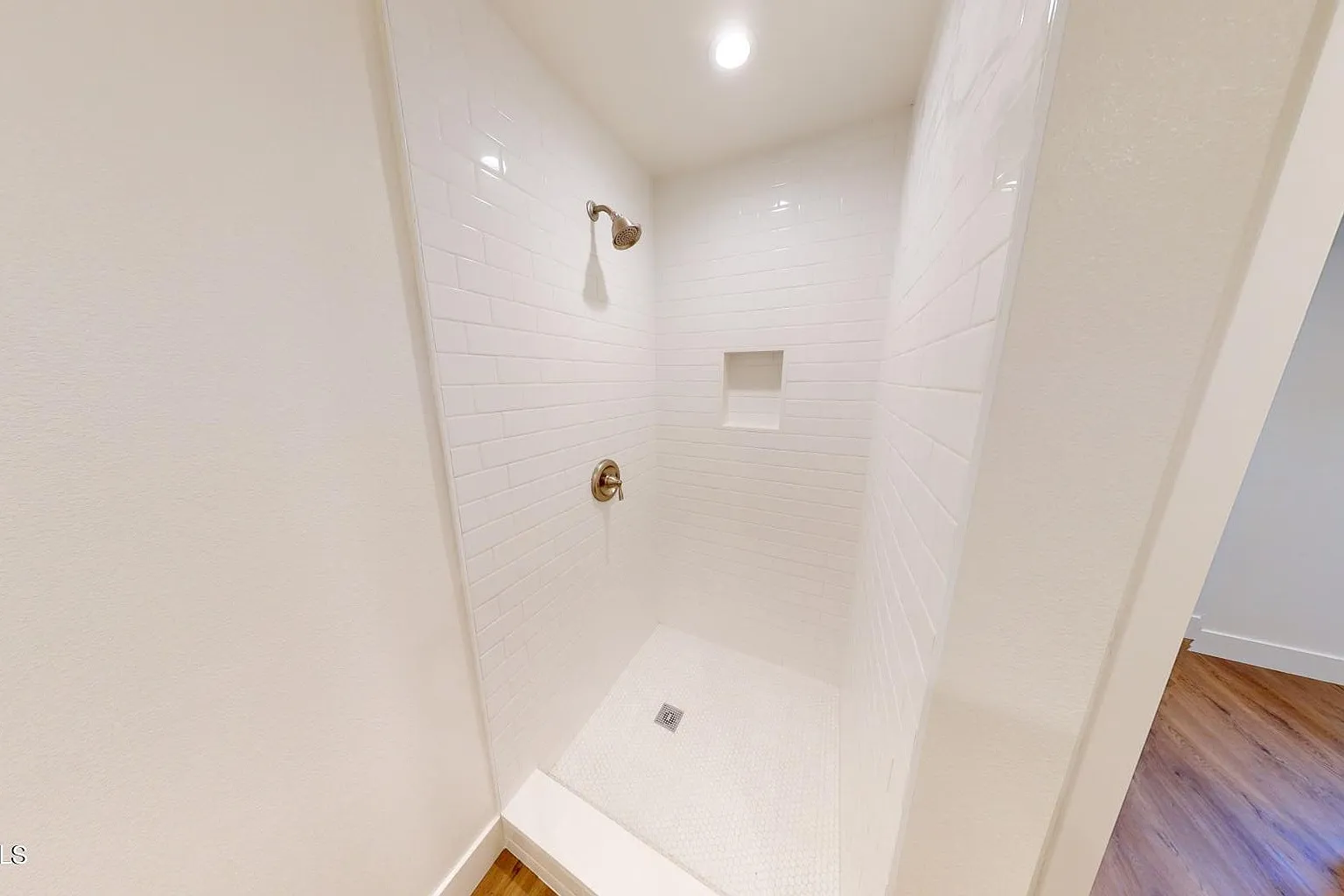 2 bed, 1008 sqft, $3,000 — Photo 4