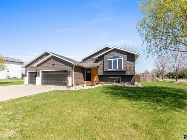 416 Pittsburgh Ave, Harrisburg, SD 57032