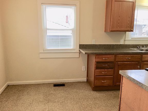 5th image of 3529 Norwood St