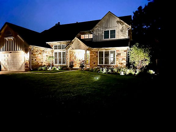 2nd image of 1170 Stratford Ln