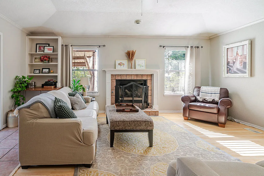 3 bed, 1356 sqft, $1,500 — Photo 3