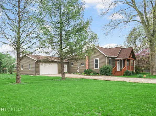 107 Elizabeth St, Kingsbury, IN 46345