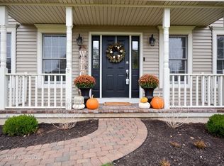 39W118 Weaver Ln, Geneva, IL 60134