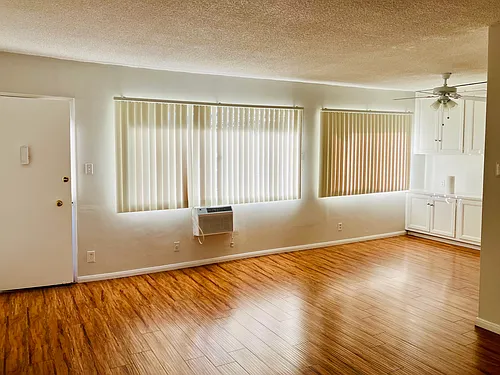 1221 Lyndon St #10 Photo 1