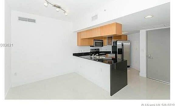 2nd image of 1750 N Bayshore Dr APT 2515