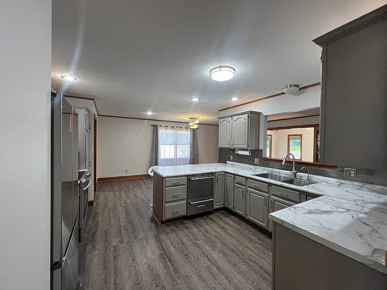 1004 Monarch Dr — Photo 8