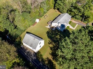 15488 School Rd, Bowling Green, VA 22427