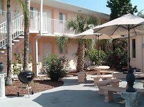 1st image of 211 Circle Dr APT 17B