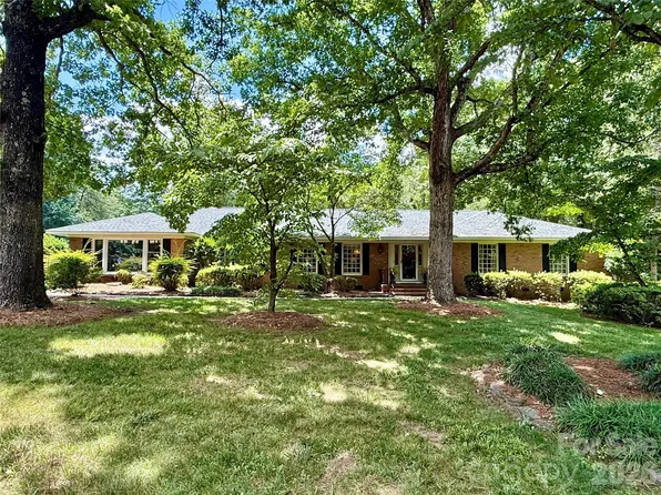 2925 Grampian Dr, Gastonia, NC 28054