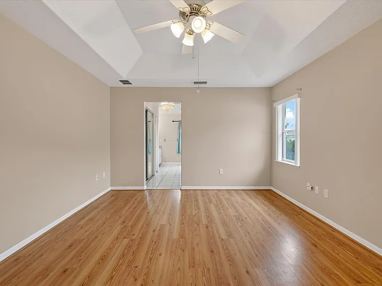 28 Princeton Ln — Photo 19
