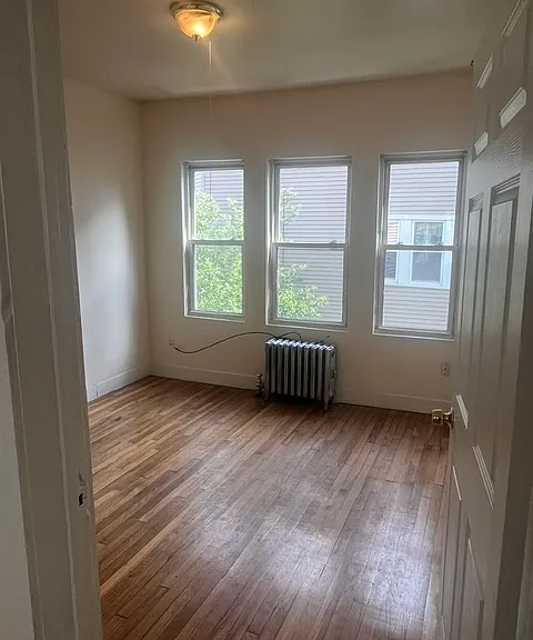 Middle Bedroom