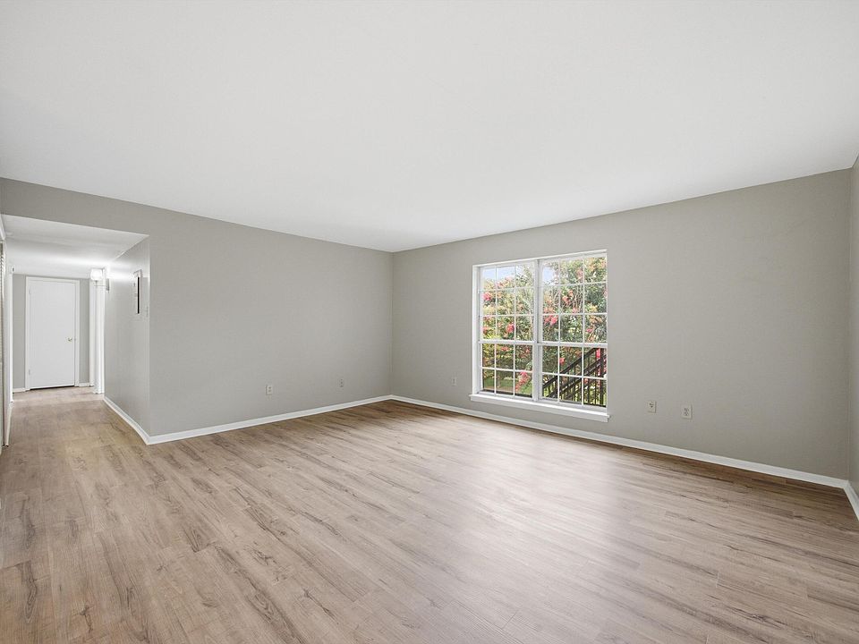 1st image of 900 Mountain Creek Rd APT V484