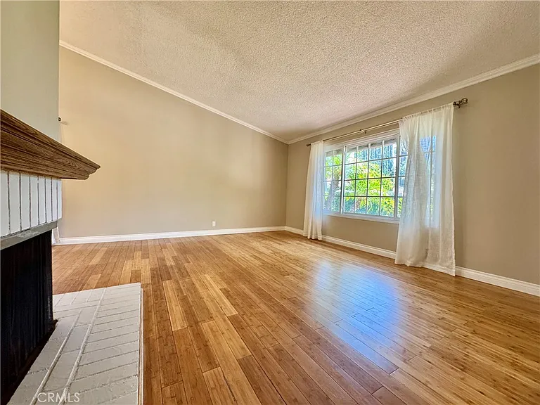 1421 Meadow Glen Rd — Photo 7