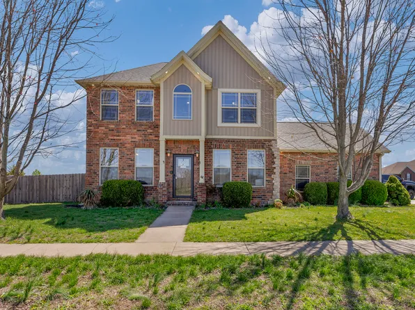 500 Patriot Place Drive, Rogersville, MO 65742