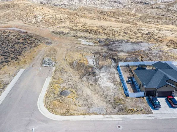 289 Chardonnay Ln, Rock Springs, WY 82901