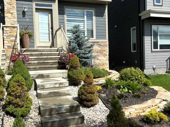 38 Sage Bluff Gate NW, Calgary, AB T3R 0Y9