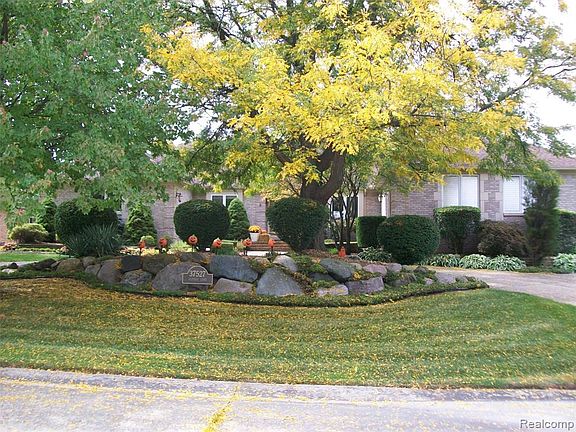 2nd image of 37527 Alpinia Ln
