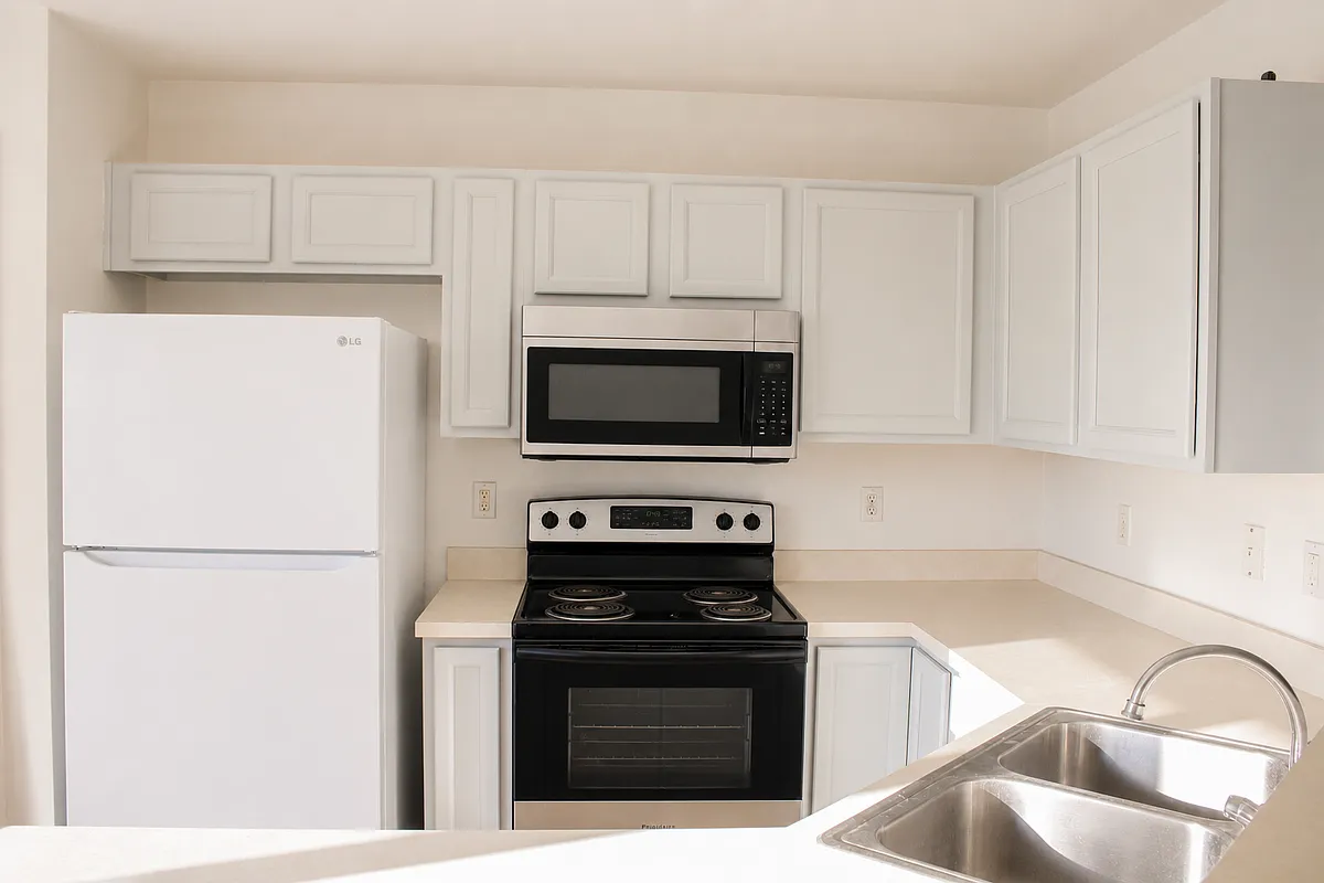 2 bed, 2.5 bath, 1252 sqft, $1,900 — Photo 1