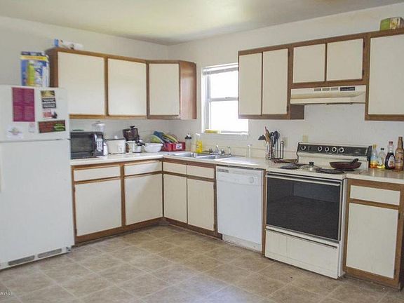 2nd image of 214 Pheasant Run Dr Floor 2