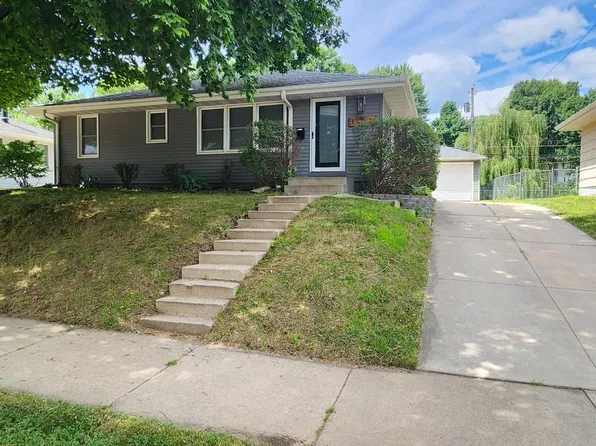 1433 Cascade St NW, Rochester, MN 55901