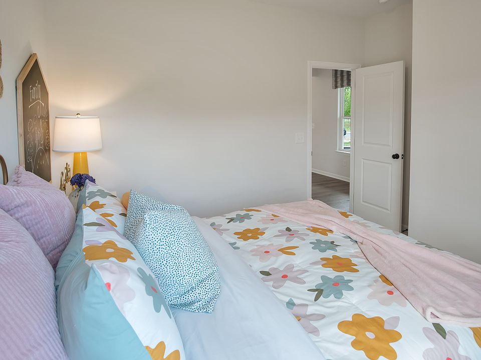 The Avondale - Bedroom