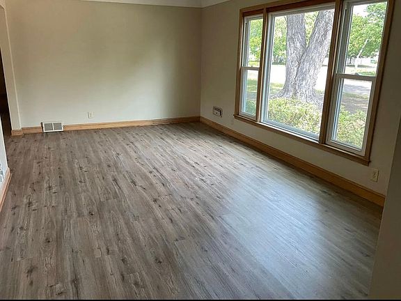 5th image of 6901 Thomas Ave S
