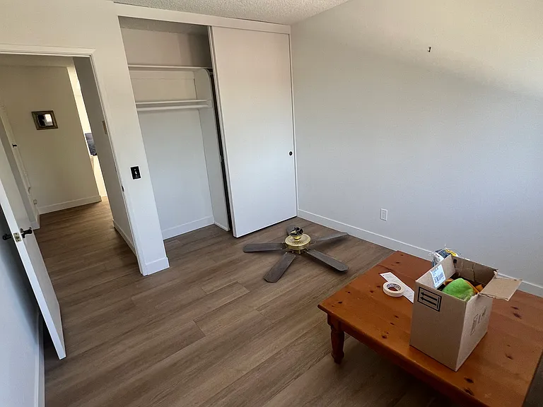 20737 Roscoe Blvd — Photo 8