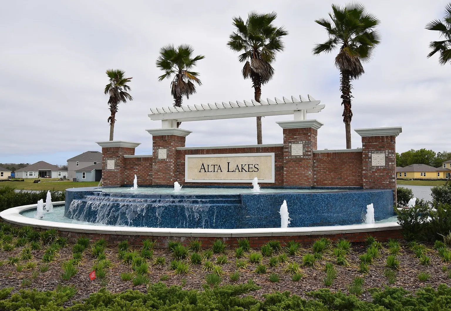 Alta Lakes Living! 4BR Home with Water View & Pool & Amenities Access — Photo 2