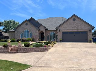 1904 Sandpiper St, McAlester, OK 74501