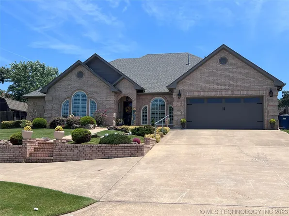 1904 Sandpiper St, McAlester, OK 74501