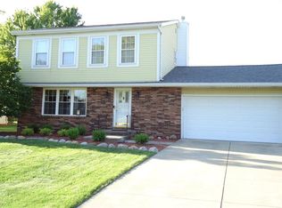 8114 Newcomb Dr, Parma, OH