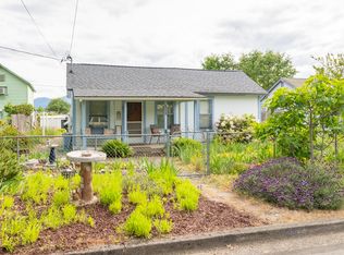 1007 SW Isham St, Grants Pass, OR 97526