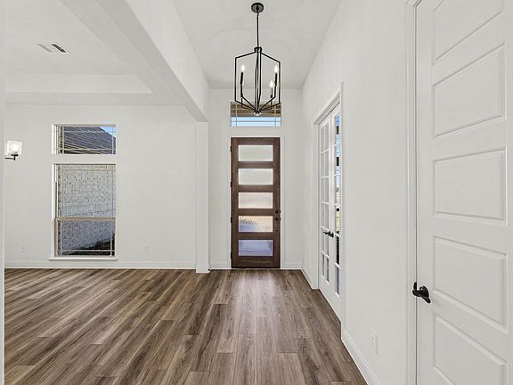 5th image of 7040 Southrock Rd