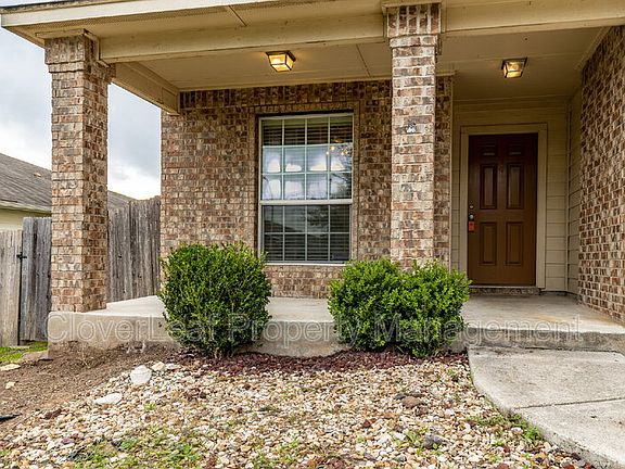 4th image of 2424 Dimmitt Dr