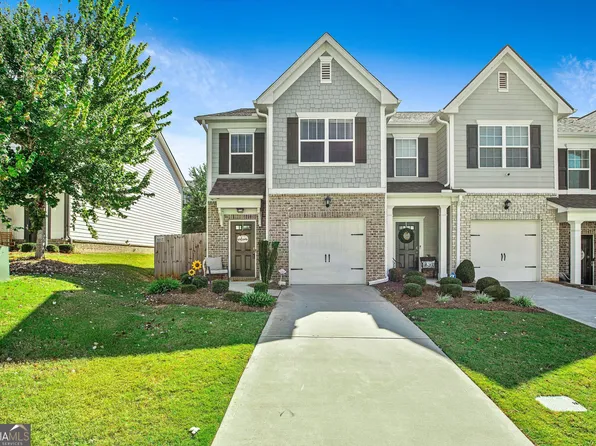 81 Chastain Cir, Newnan, GA 30263