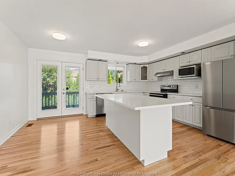 3316 Kenilworth Dr — Photo 10