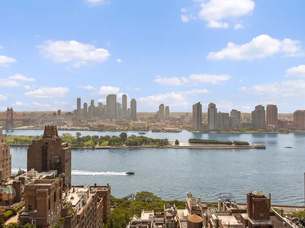 400 East 51st Street image 15 of 18