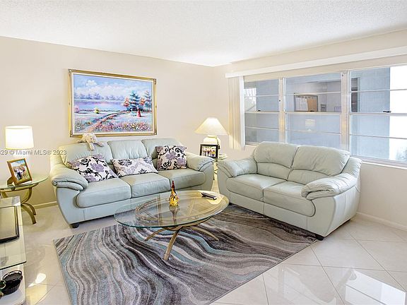 2nd image of 1011 Cambridge Cir #A-1011