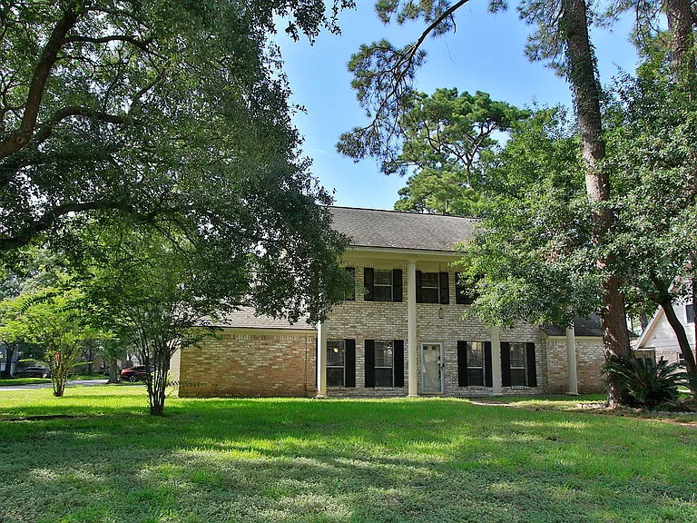 17403 Spicewood Springs Ln — Photo 44