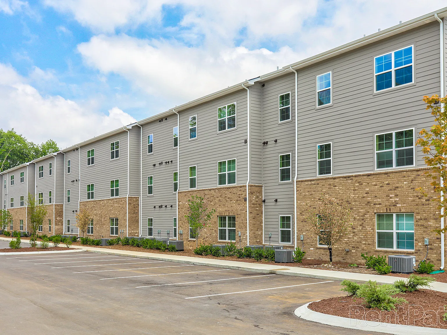 Hummingbird Hill Apartments — Photo 4