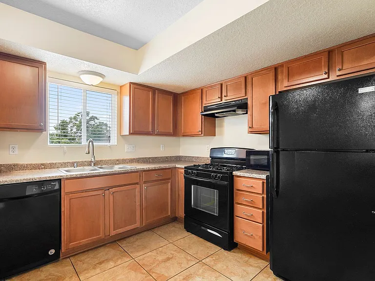 270 Littler Dr SE — Photo 12